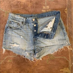 Levi’s 501 High Rise Distressed Shorts 28